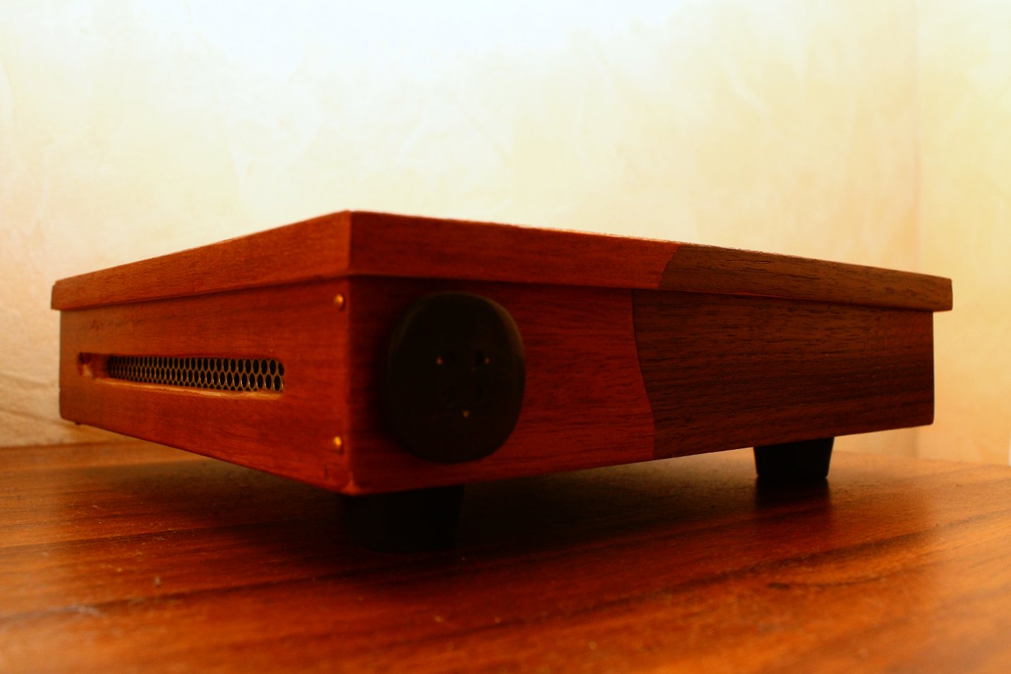 T20 Thin Client pine box made by Dominik Huber